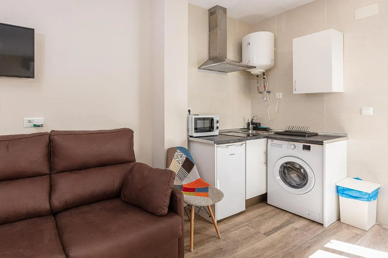 Apartamentos Lola Beach Malaga